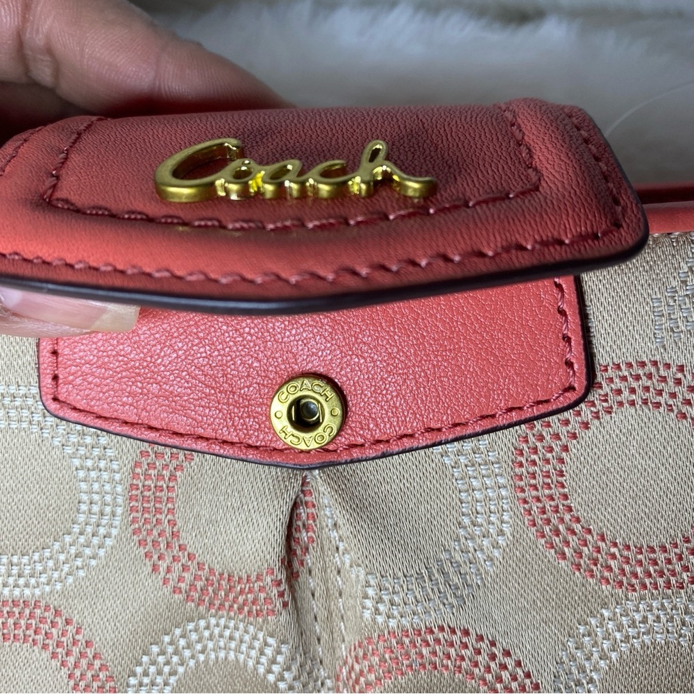 NWOT Vintage Coach Ashley Dotted OP Art Sateen Salmon C's/Leather Trim Wallet - Picture 7 of 9